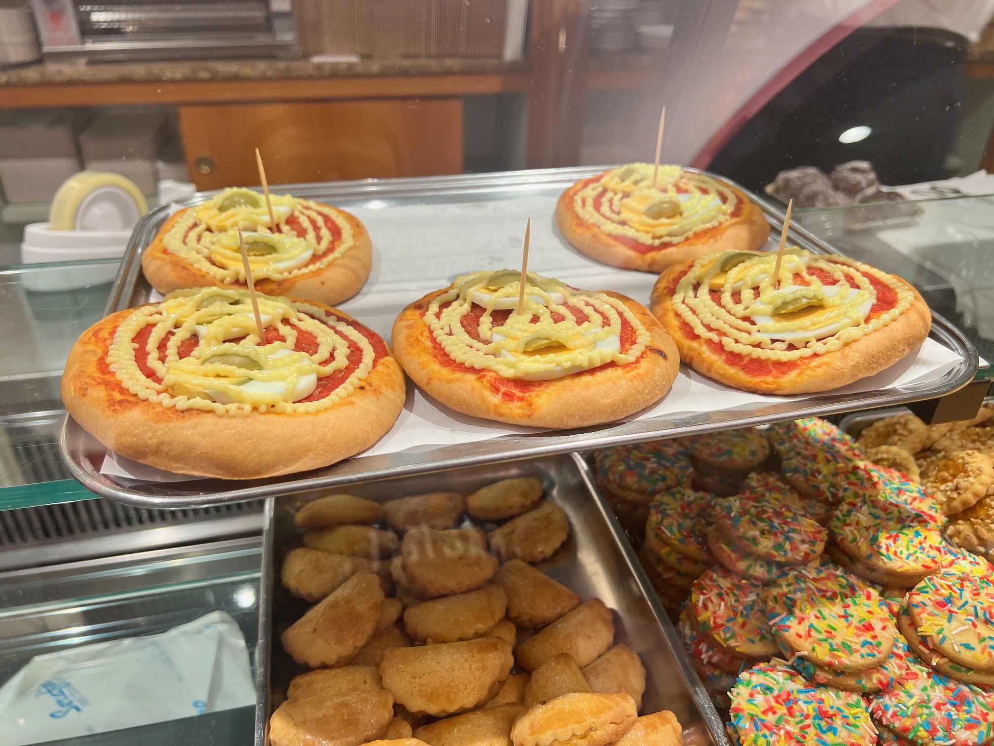 Vassoio di pizzette Rossini con olive